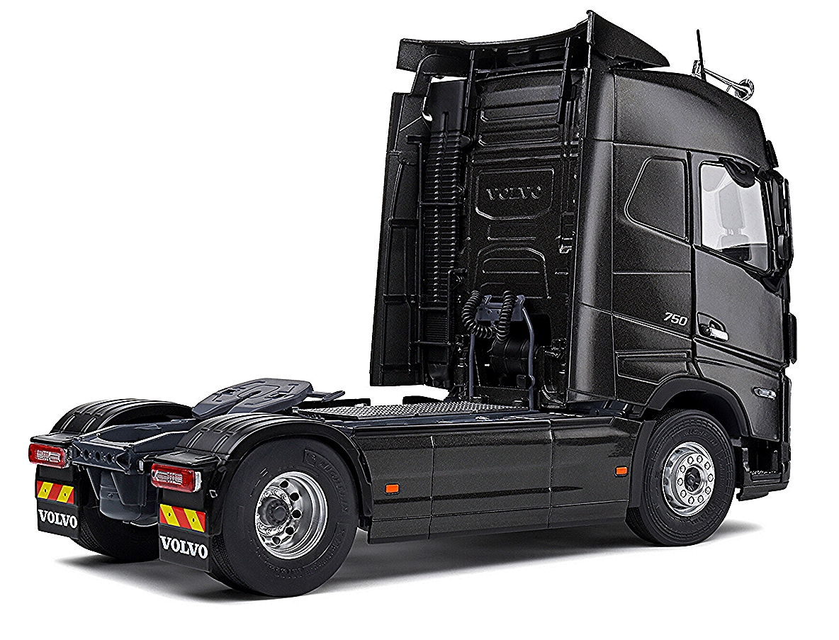 2021 Volvo FH16 Globetrotter XL Semi Truck - Black Metallic - Image 4